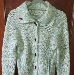 Vintage Green/Cream/Brown Acrylic Knit Cardigan w/ Wooden Buttons